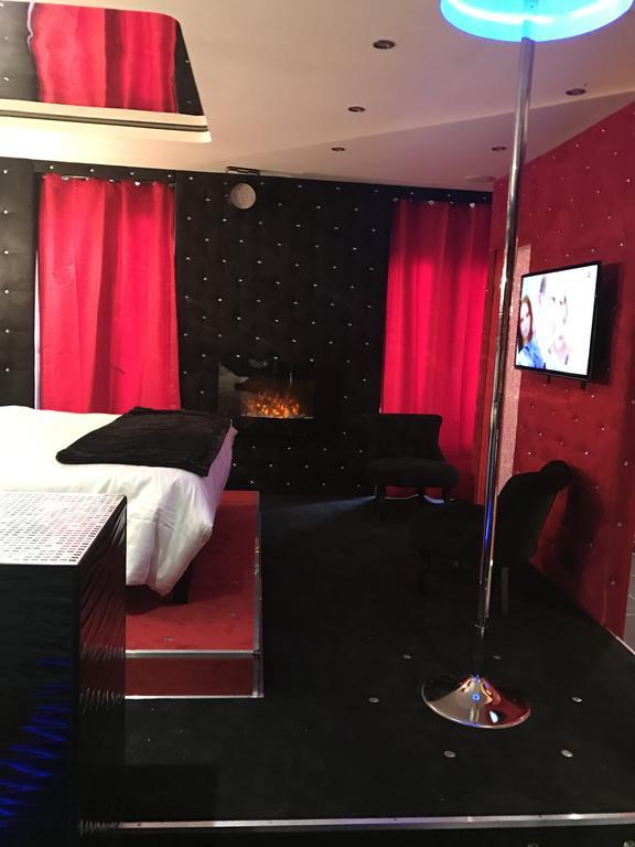 Le Cabaret Vip Spa ليون المظهر الخارجي الصورة
