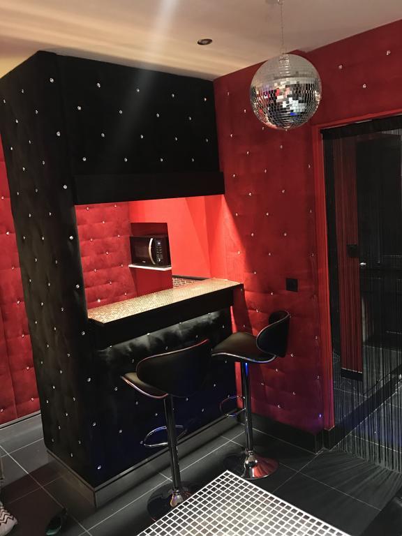 Le Cabaret Vip Spa ليون المظهر الخارجي الصورة